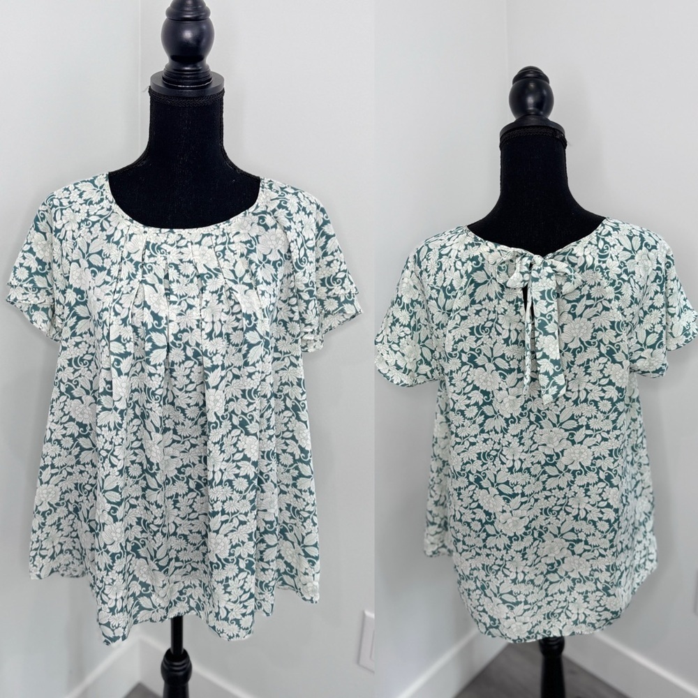 Lauren Conrad Floral Sheer Short Sleeve Blouse (L)